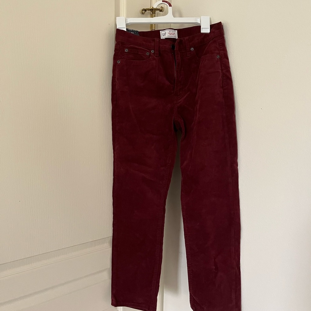 GAP High Rise Vintage Corduroy Pants with Washwell. Size 27. Inseam: Short